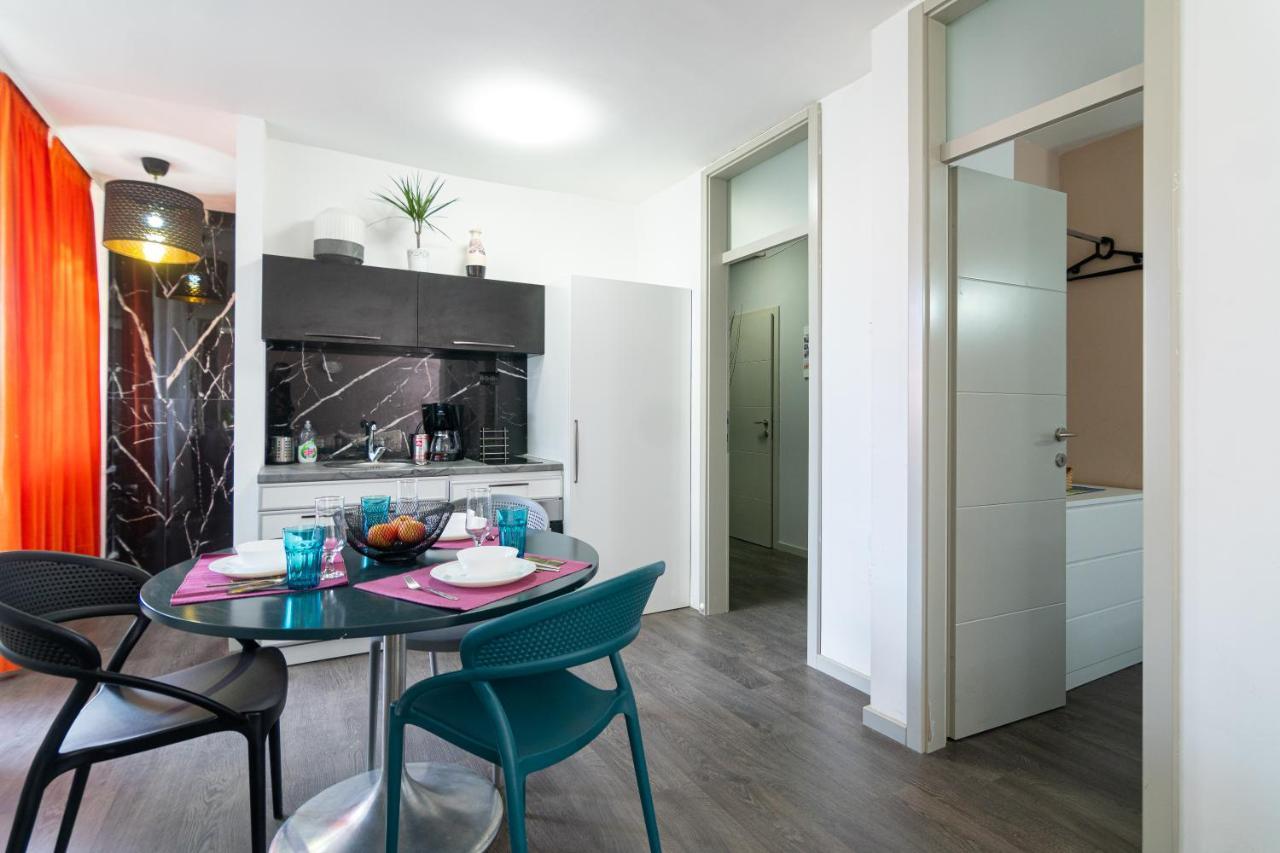 Skopje Eluxory Apartments ภายนอก รูปภาพ