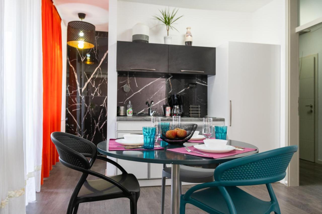 Skopje Eluxory Apartments ภายนอก รูปภาพ
