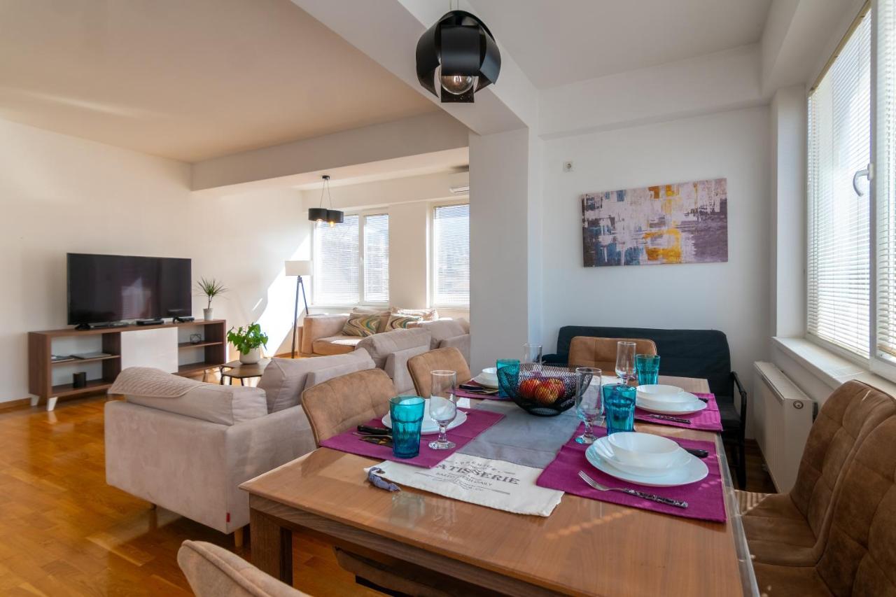 Skopje Eluxory Apartments ภายนอก รูปภาพ
