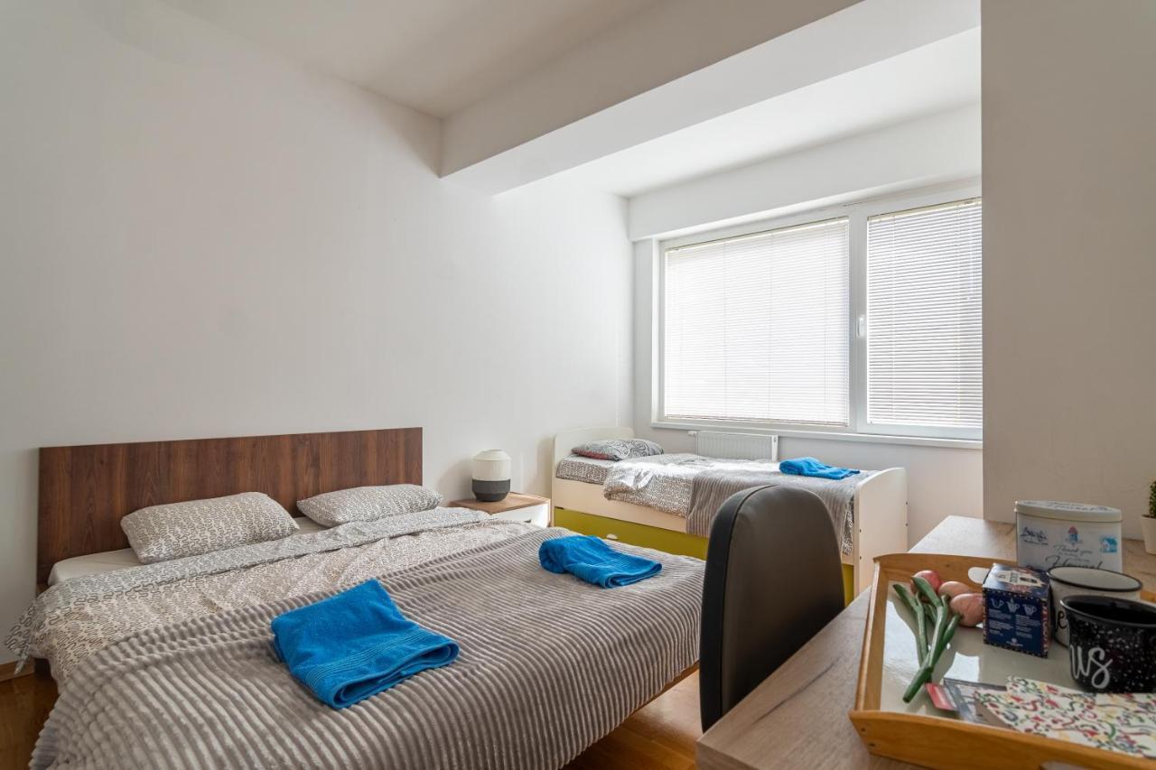 Skopje Eluxory Apartments ภายนอก รูปภาพ