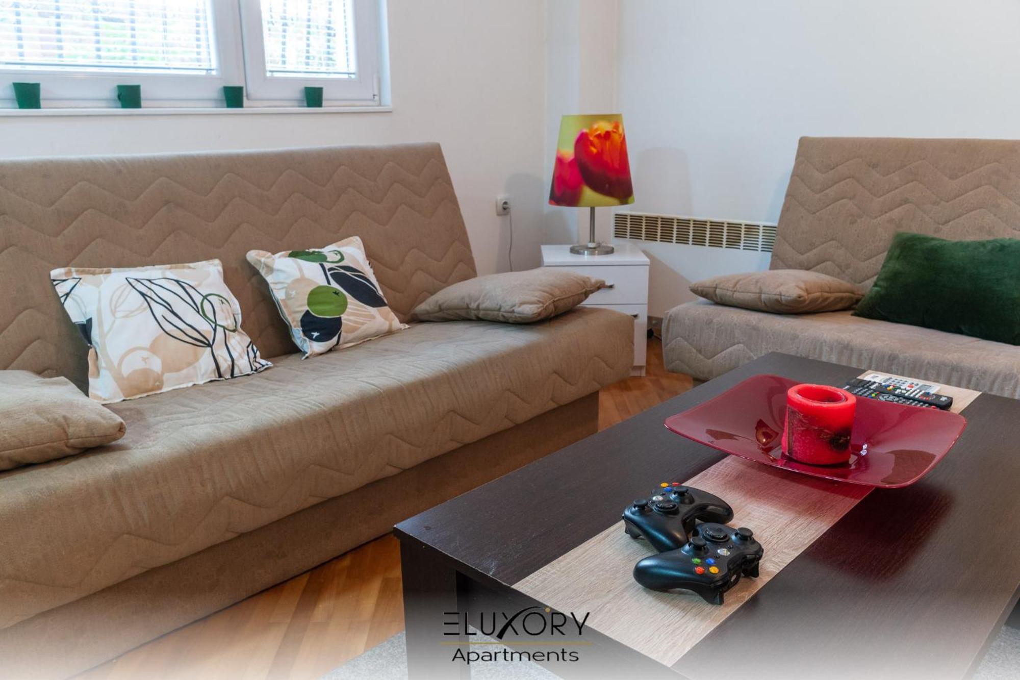 Skopje Eluxory Apartments ภายนอก รูปภาพ