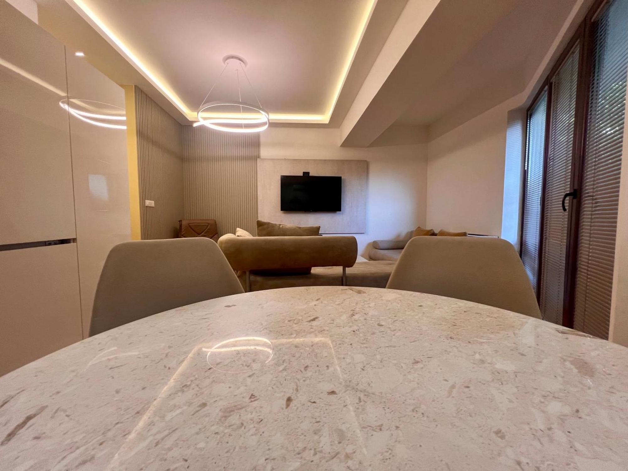Skopje Eluxory Apartments ภายนอก รูปภาพ